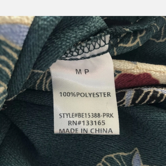 NWT Everleigh Ruffle Wrap Blouse Floral peasant t6 - Picture 3 of 4